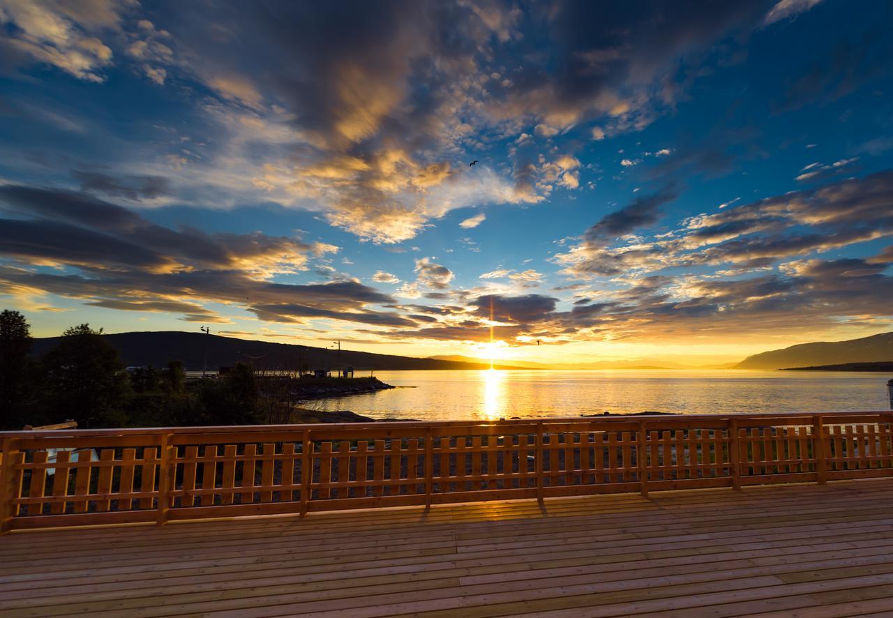 Vikran Vacation: Sea Fishing And Northern Lights Buitenkant foto